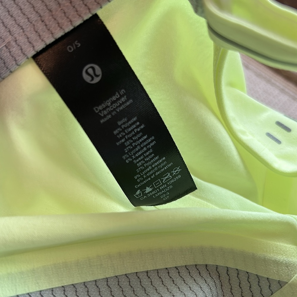 lululemon athletica women’s Neon Yellow Cap - Picture 4 of 4